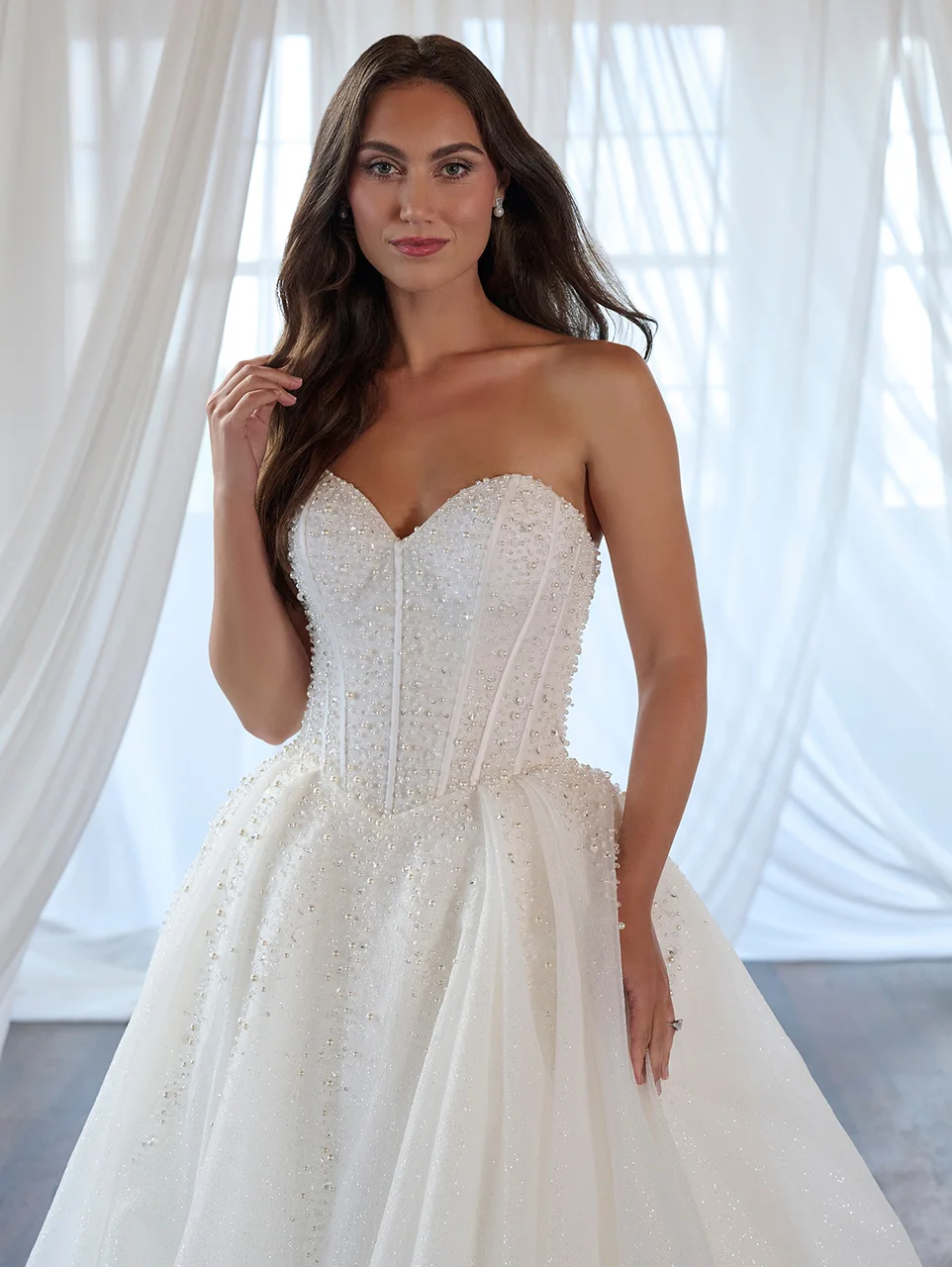 15913 Ivory