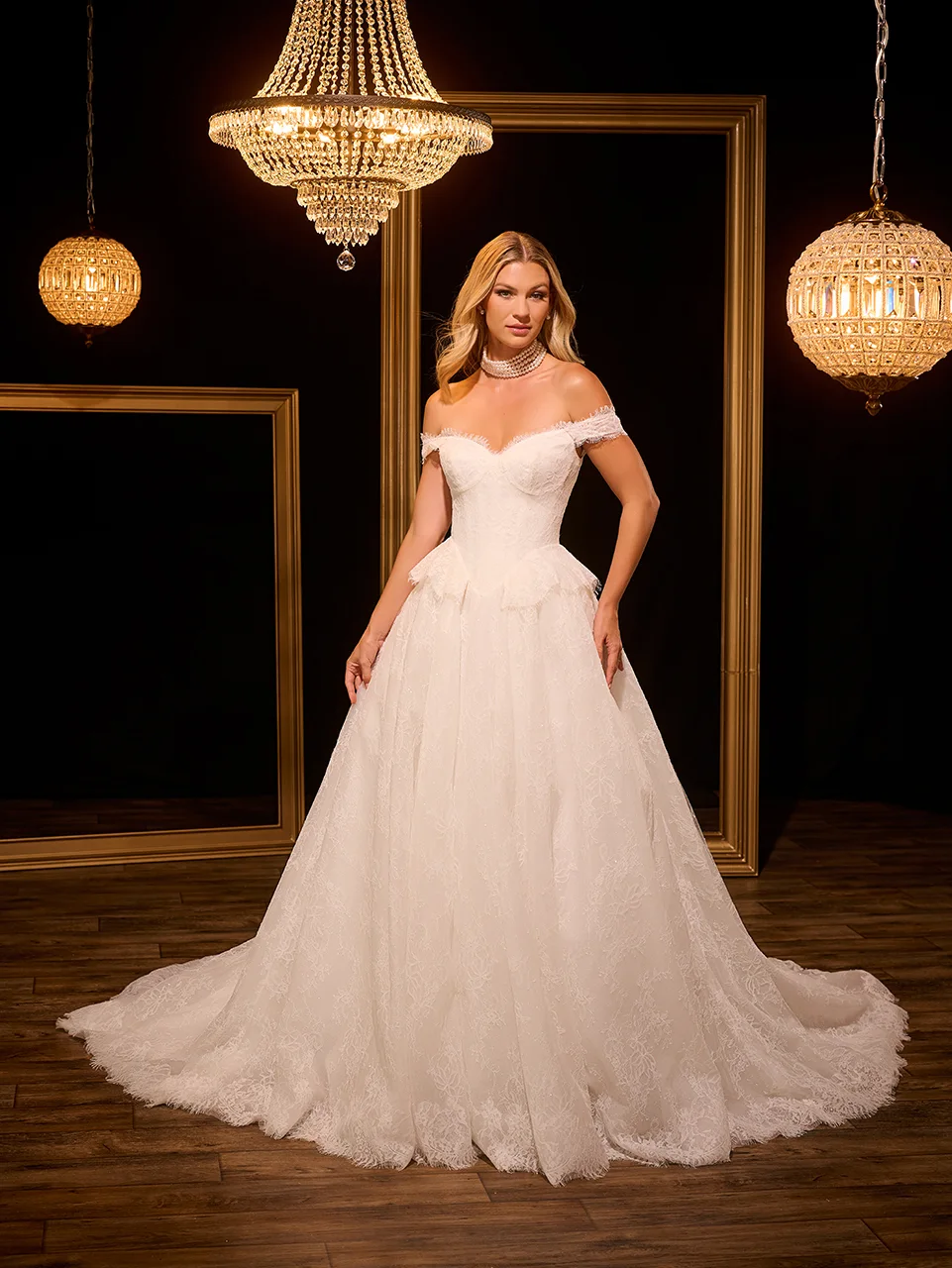 15952 21 Ivory