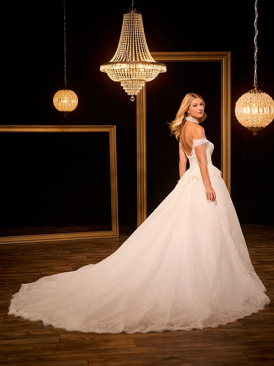 15952 22 Ivory
